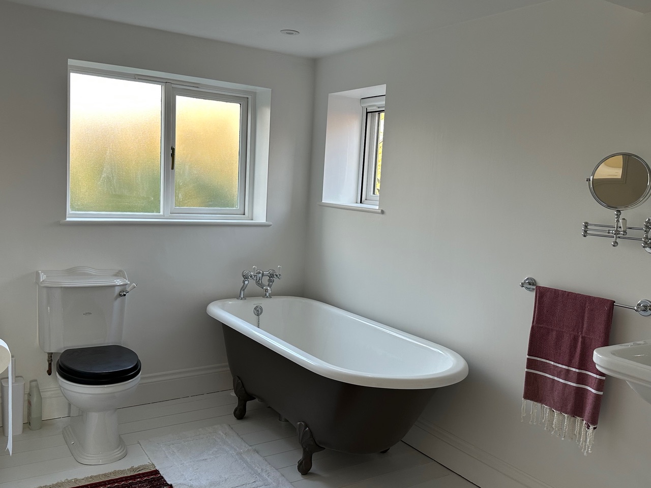Victoria + Albert Hampshire Bath Customer Image