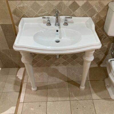 Old England Suffolk, 90cm Console Basin and Ceramic Legs - Image 6
