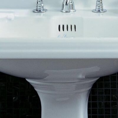 Old England Suffolk 68cm Basin and Pedestal - Image 2