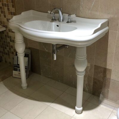 Retro 100cm Console Basin on Ceramic Legs - Image 2