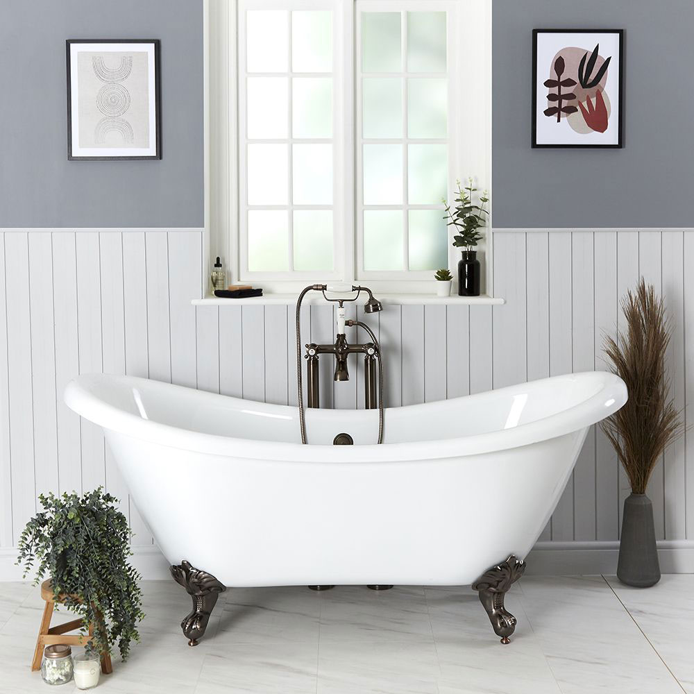 traditional-clawfoot-bath