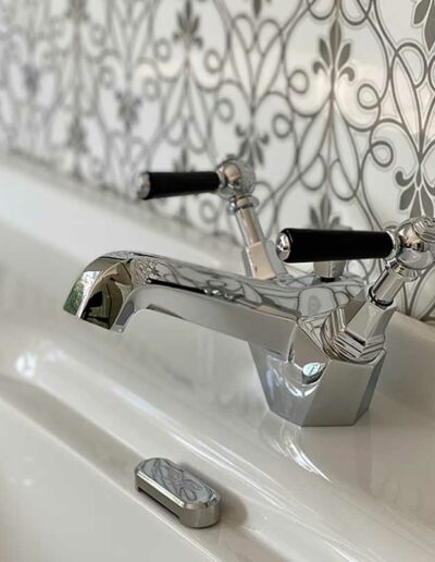 Waldorf-1-hole-basin-mixer
