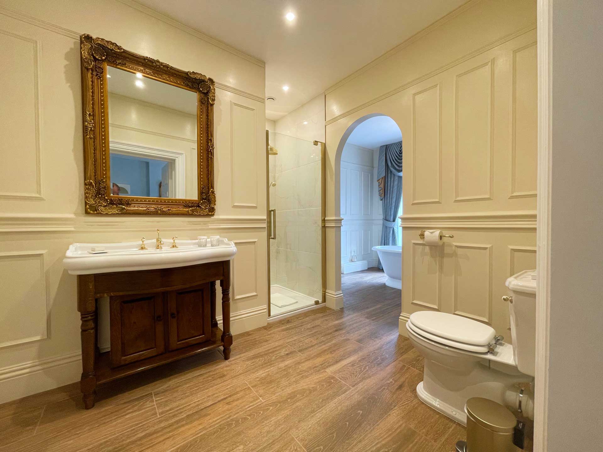 Danani-Hotel-Caroline-Room Danani-Hotel-Caroline-Room