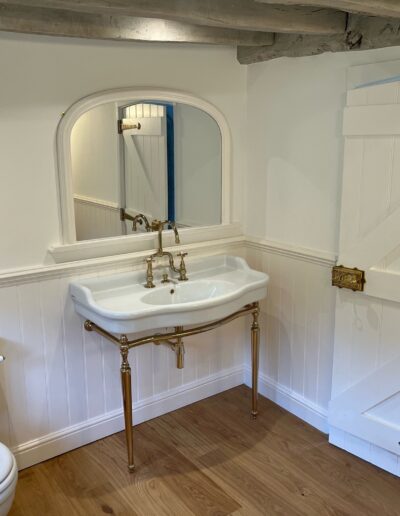 Traditional Bathroom Basin
