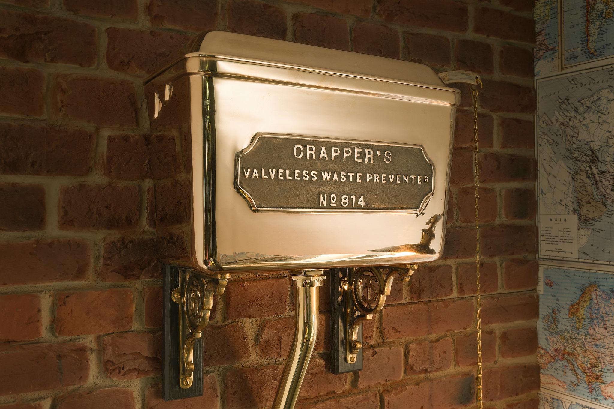 Thomas Crapper 814 cast iron cistern in traditional bathroom